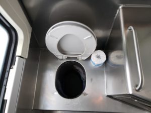 グレイハウンド･バスのトイレ（デンバー～アルバカーキ）